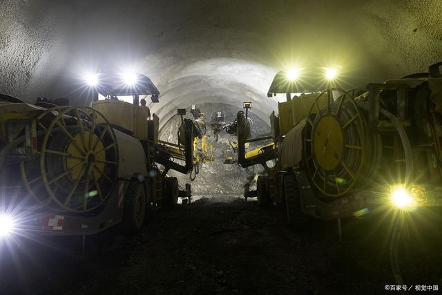 矿山信息化演进与数字孪生驱动的智慧矿山关键技术